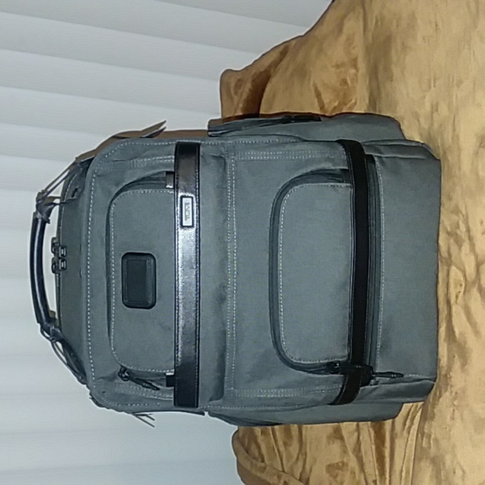 TUMI T-Pass Business Class Brief Pack